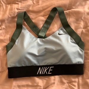 Woman’s Nike Sports Bra size S